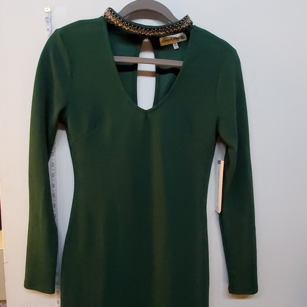 Long sleeve green bodycon with choker dress